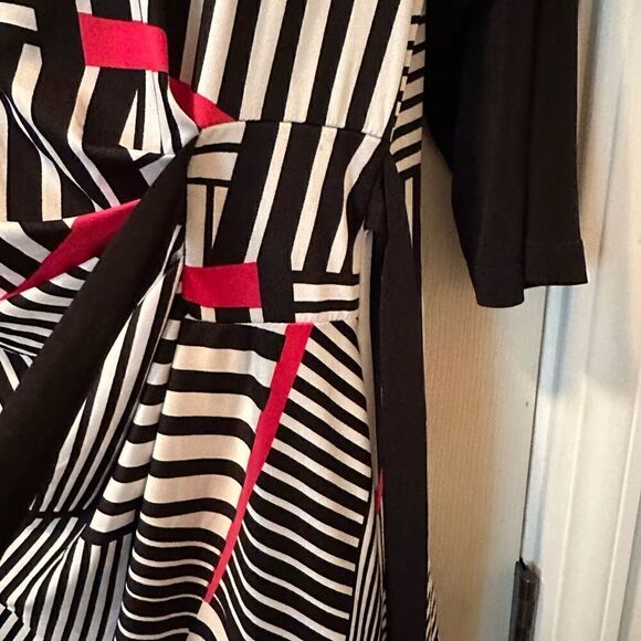 Shelby & Palmer 1X mod black, red, white stripe dress with side gather - Picture 6 of 8